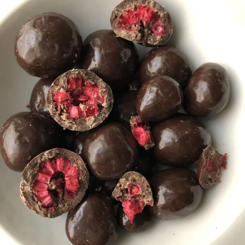 Frambuesas con chocolate negro 100g