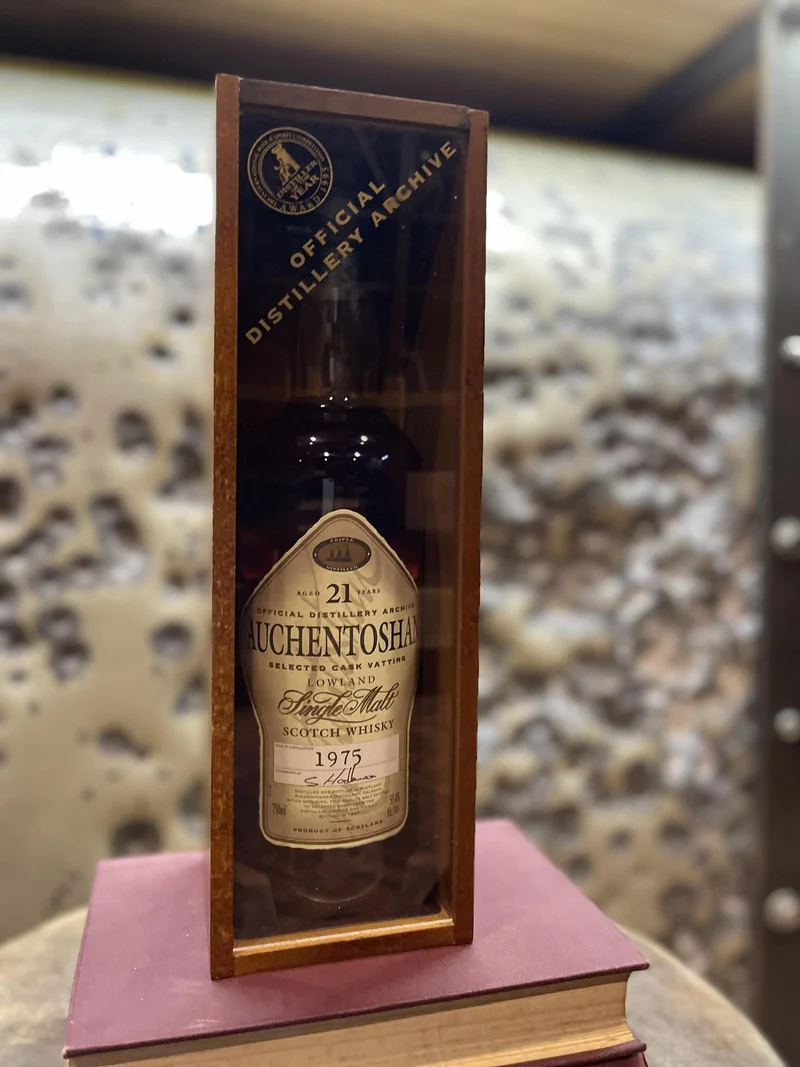 Scotch AUCHENTOSHAN 21 YEARS OLD 1975 - OFFICIAL DISTILLERY ARCHIVE